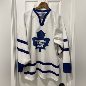 Vintage Toronto Maple Leafs White and Blue Jersey Medium Men’s